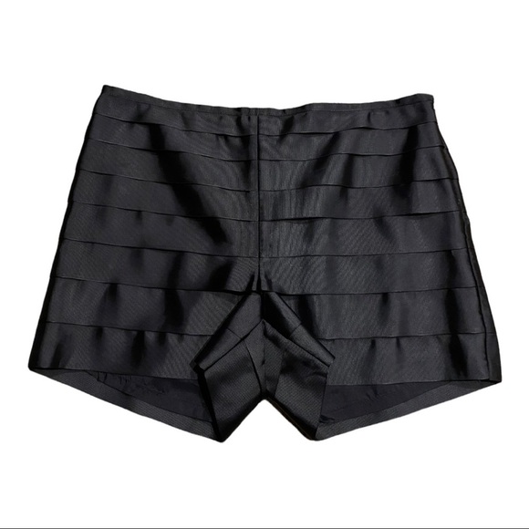 J. McLaughlin Shorts NWT Easton Ribbon Solid Black Size 8 - Picture 2 of 8